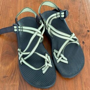 Womens Size 9 Olive Green Chaco ZX/2 Sandals
